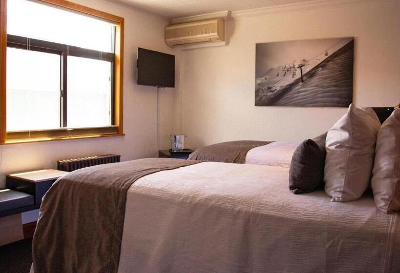 デラックスの４人部屋, The Bristol