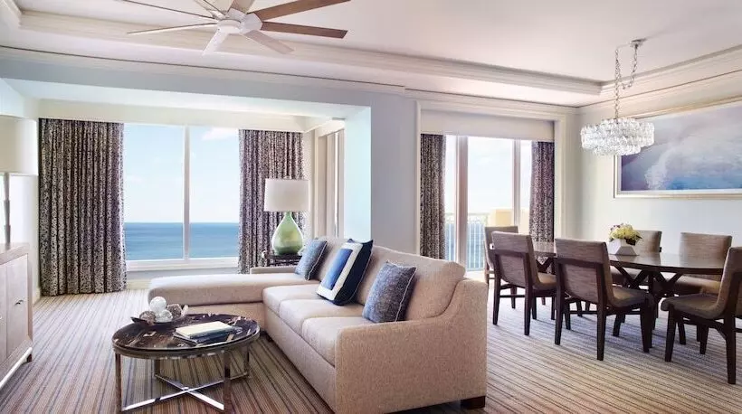 سوییت با چشم‌انداز دریا, The Ritzcarlton Key Biscayne, Miami
