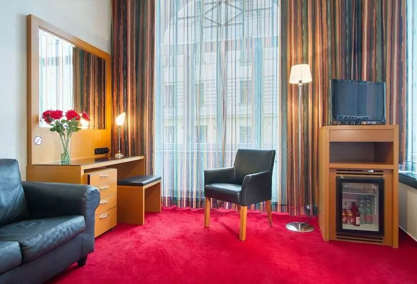 Deluxe-huone, Theatrino