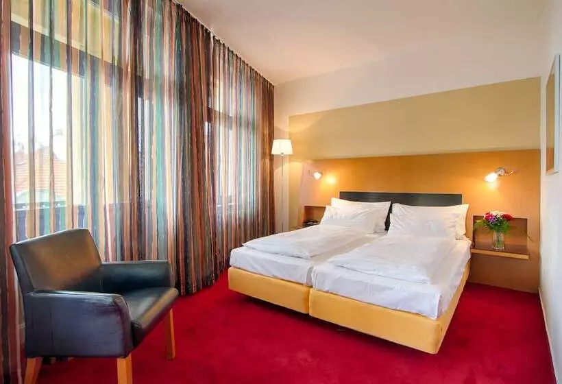 Deluxe-huone, Theatrino
