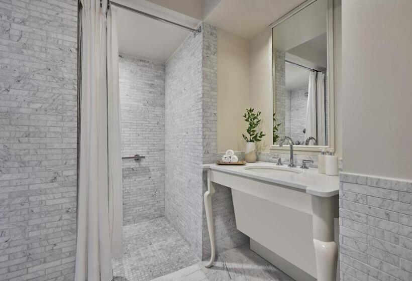 Номер Стандарт Кровать Кинг Адаптированный для Инвалидов, Viceroy Santa Monica