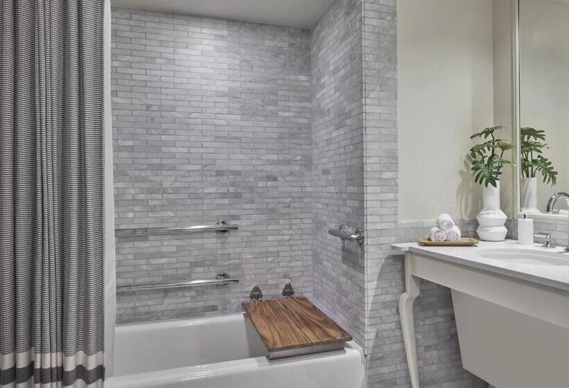 Номер Стандарт Кровать Кинг Адаптированный для Инвалидов, Viceroy Santa Monica