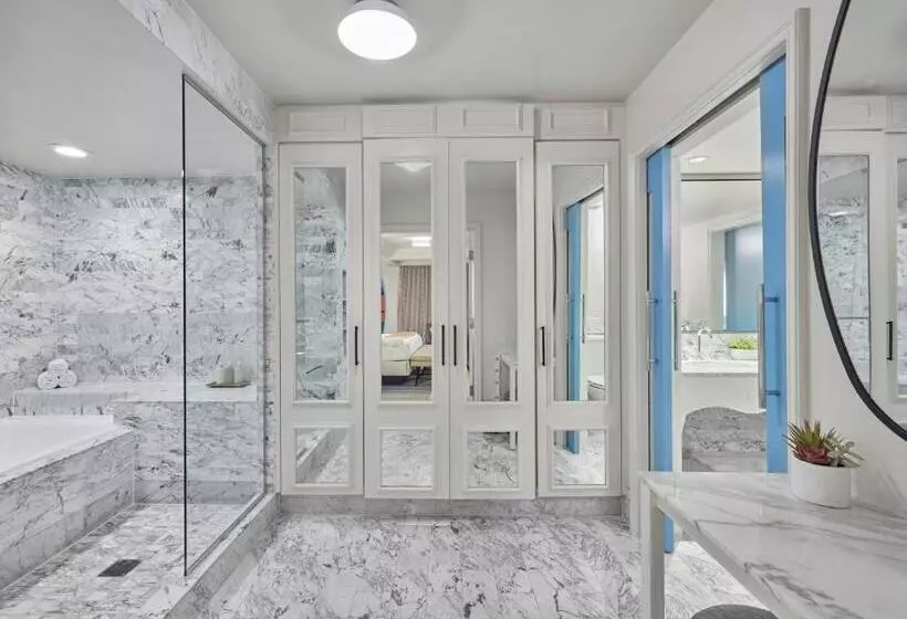 سوئیت رویال, Viceroy Santa Monica
