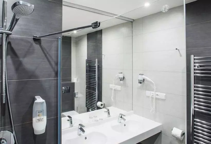 اتاق لوکس سه تخته, Wellness Hotel Step