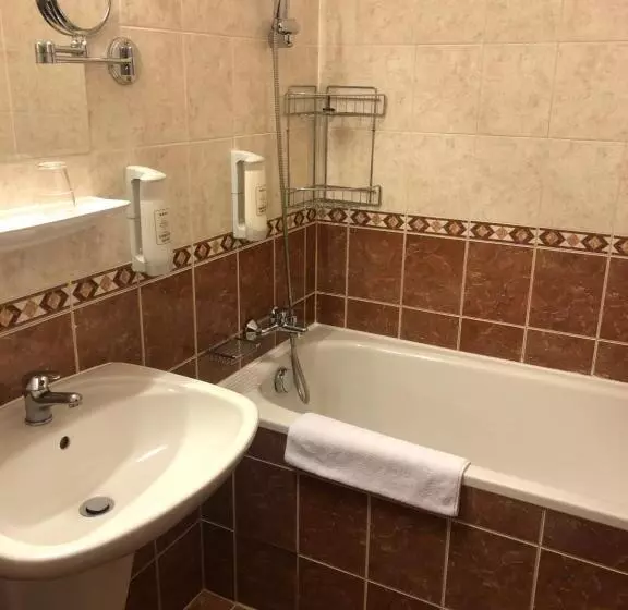 اتاق استاندارد سه نفره, Wellness Hotel Step