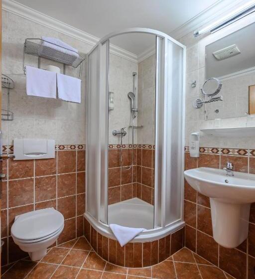 اتاق استاندارد سه نفره, Wellness Hotel Step