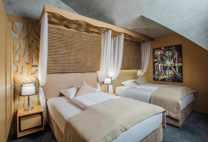 سوییت دوبلکس, Wellness Hotel Step