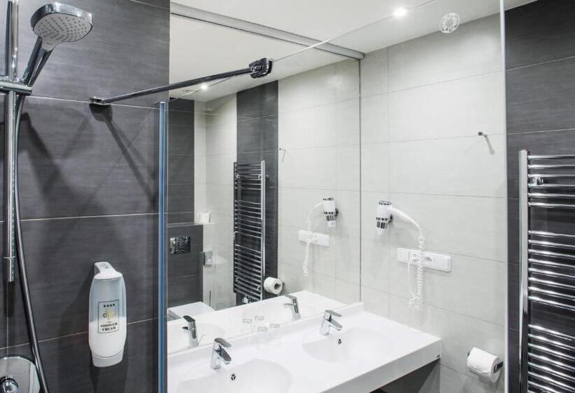 اتاق لوکس سه تخته, Wellness Hotel Step