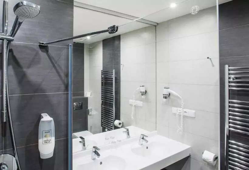 اتاق لوکس سه تخته, Wellness Hotel Step
