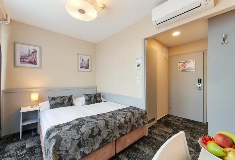 اتاق اکونومی, Wellness Hotel Step