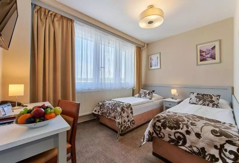 اتاق استاندارد چهار تخته, Wellness Hotel Step