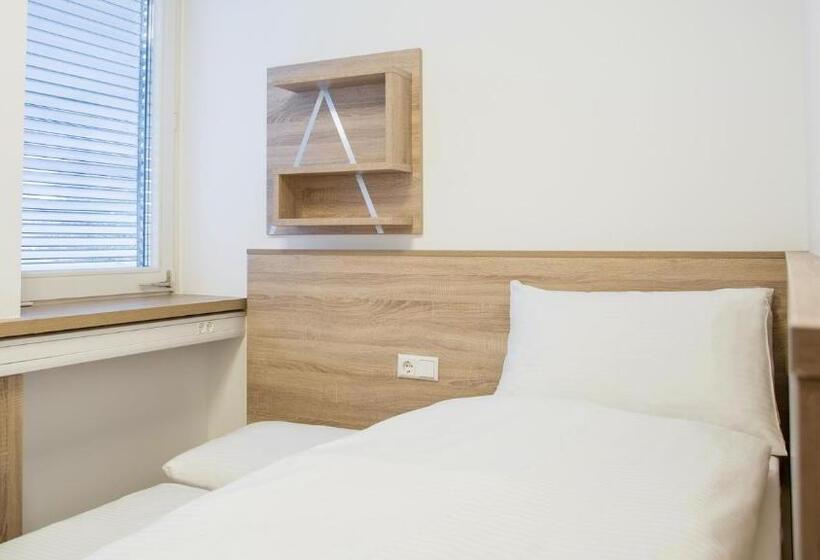 غرفة قياسية فردية, A2 Boarding House Memmingen