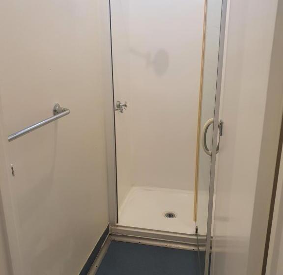 标准间, College Lawn