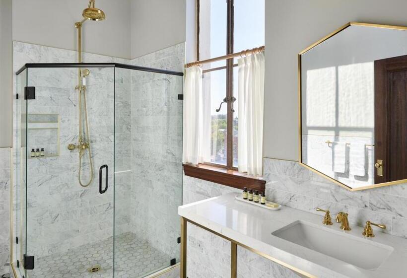 キングサイズベッドのスタンダードルーム, The Darling