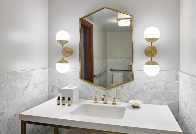 エクゼクティブスイート, The Darling