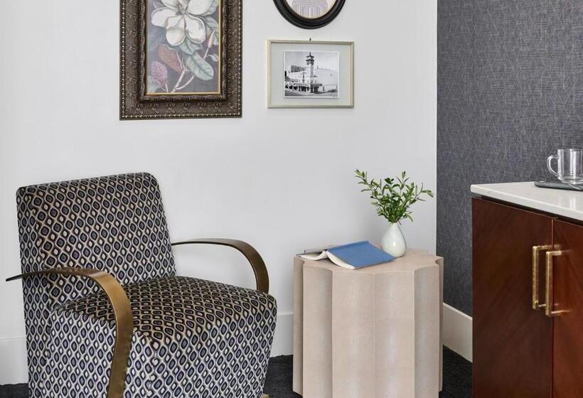 キングサイズベッドのデラックスルーム, The Darling