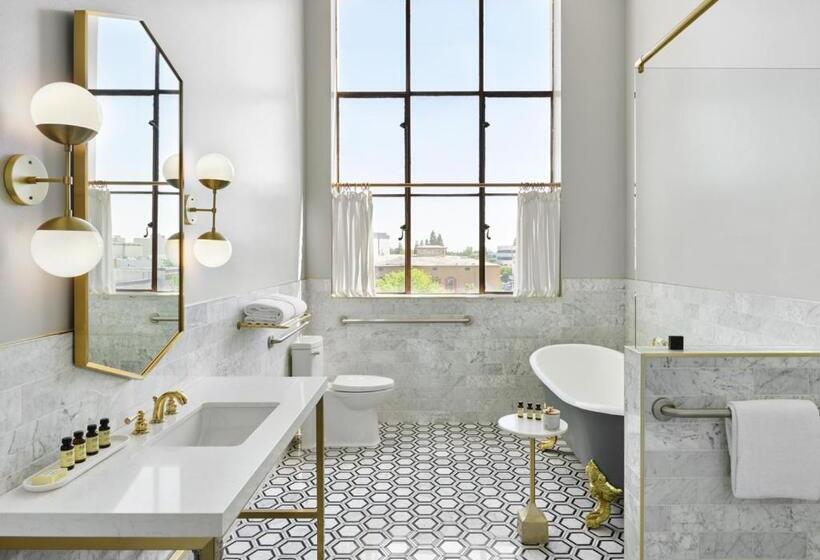 デラックススイート, The Darling