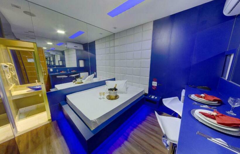 Suíte Deluxe, Motel Fantasy 4