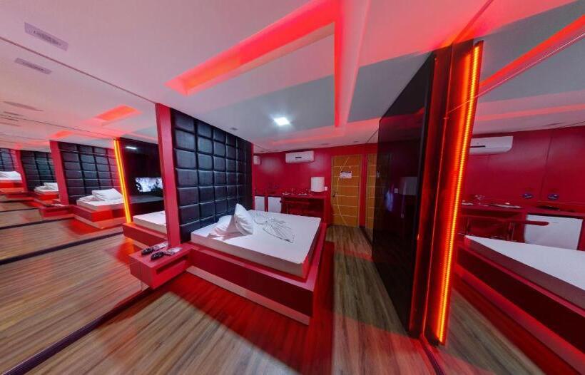 Suíte Deluxe, Motel Fantasy 4