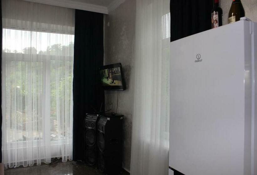 آپارتمان 1 خوابه همکف, Dino Paradise