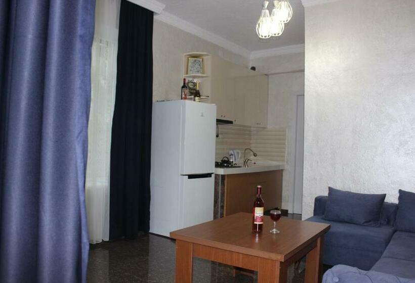 آپارتمان 1 خوابه همکف, Dino Paradise