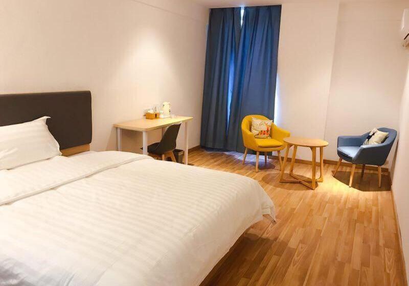 Номер Комфорт, 7 Days Inn Nanchang Qingshanhu Avenue Minfeng Road Branch