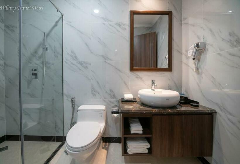 اتاق سوپریور, Hillary Hanoi