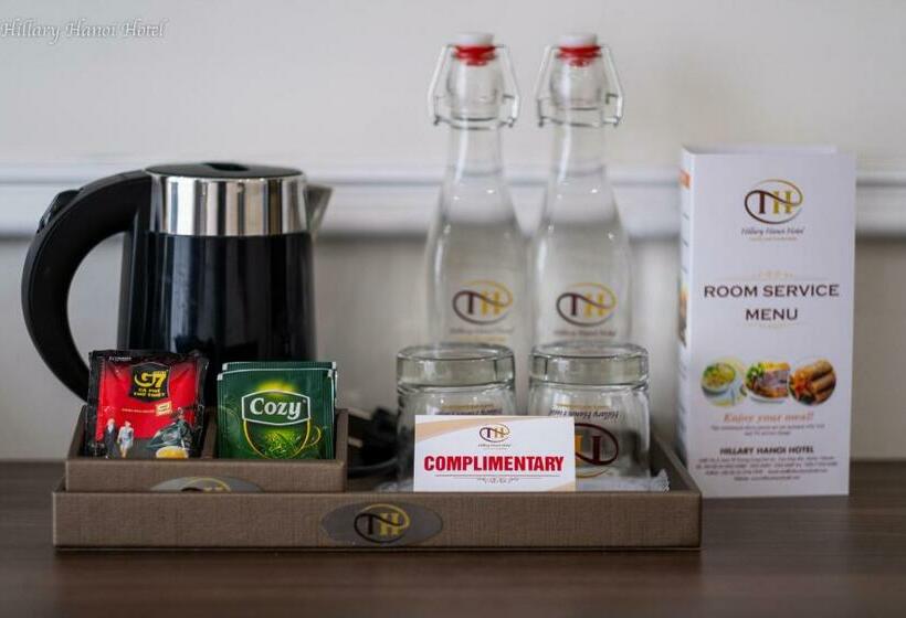 اتاق لوکس با چشم‌انداز شهر, Hillary Hanoi