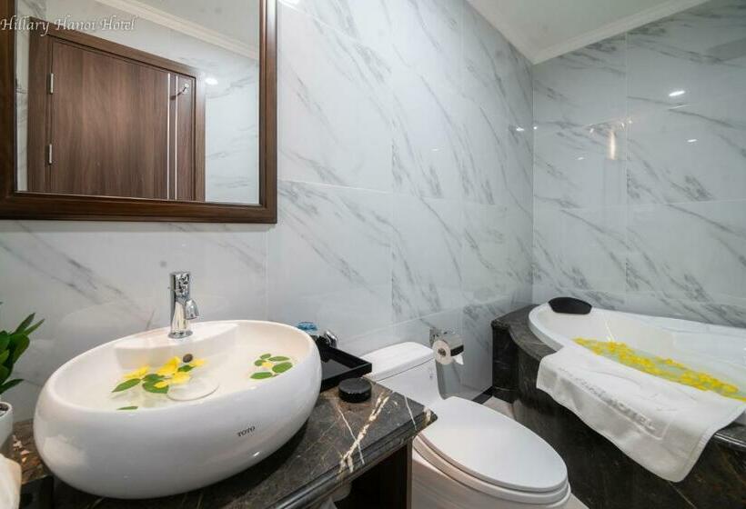 اتاق اجرایی, Hillary Hanoi