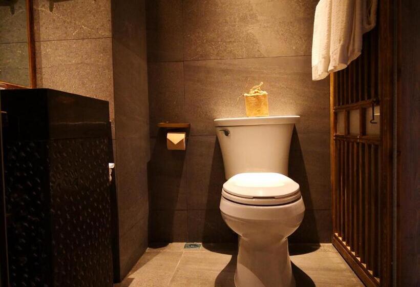 标准间带山景, Top Zero