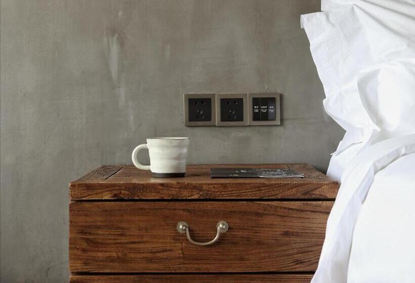 标准间带山景, Top Zero