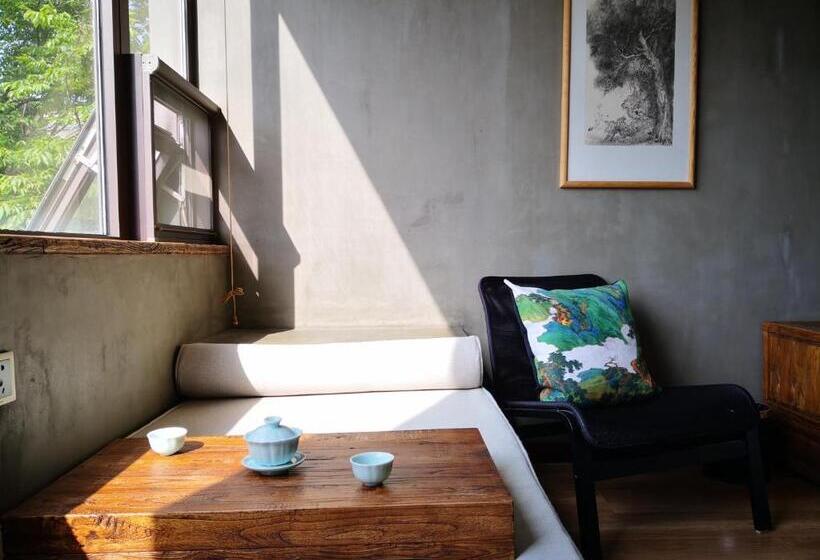 标准间带山景, Top Zero