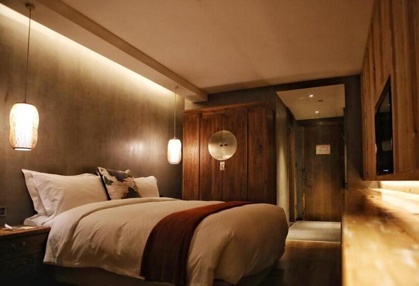 标准间带山景, Top Zero