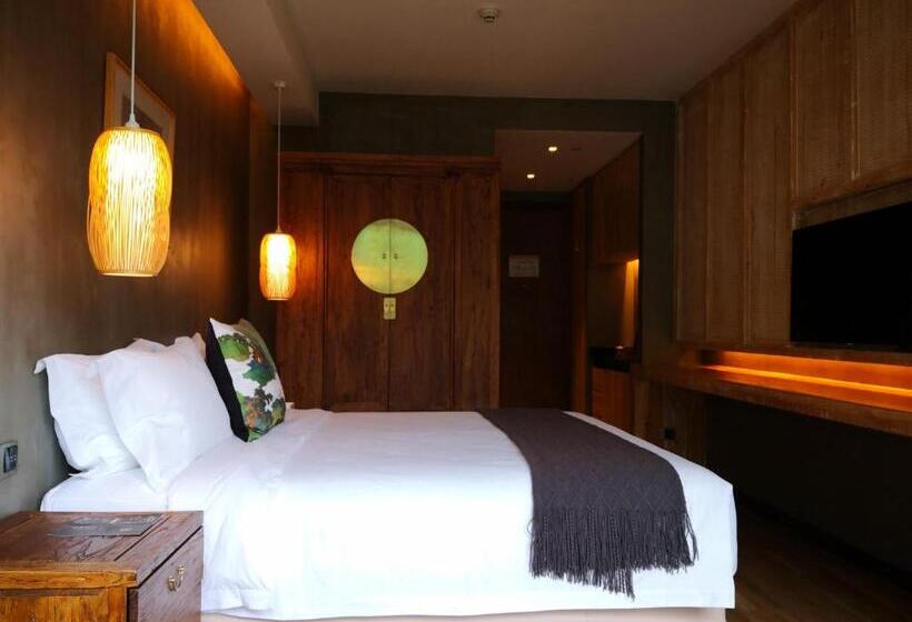 标准间带山景, Top Zero