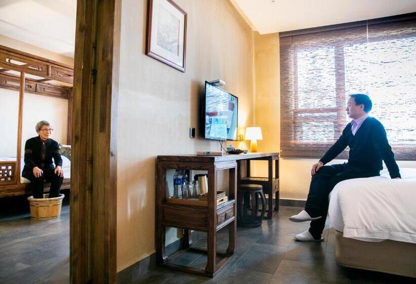 带2个卧室的套房, Top Zero