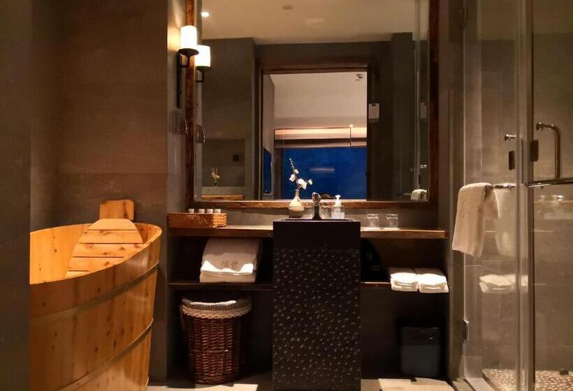 山景套房, Top Zero