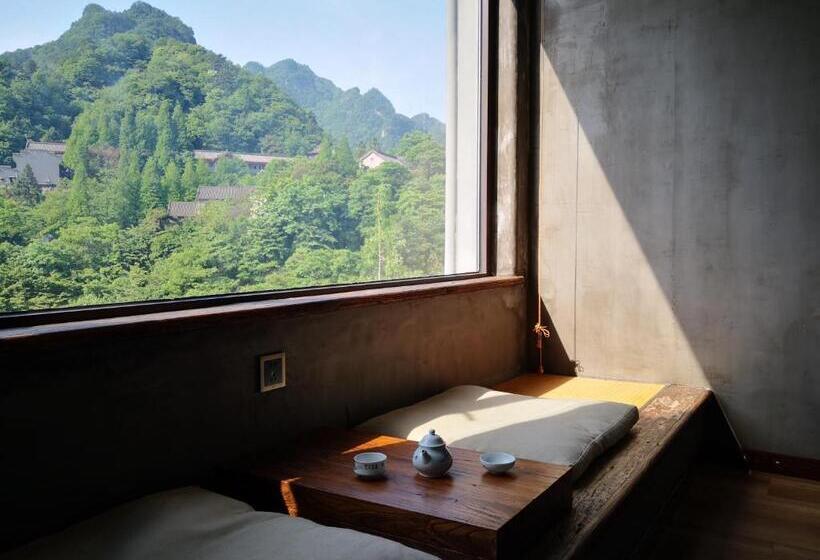 山景套房, Top Zero