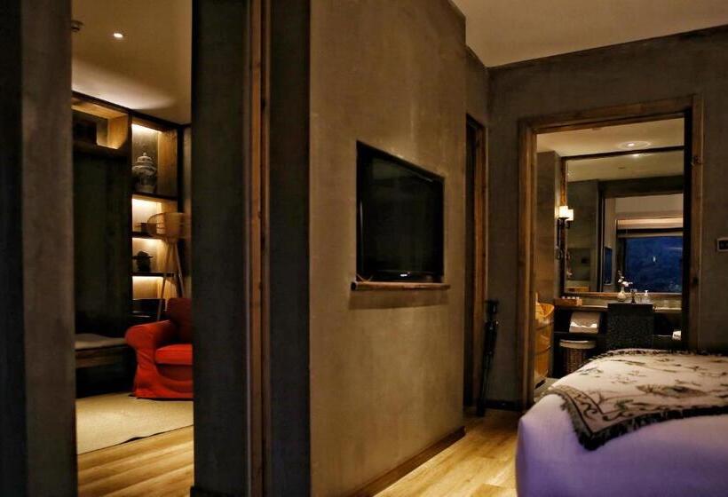 山景套房, Top Zero