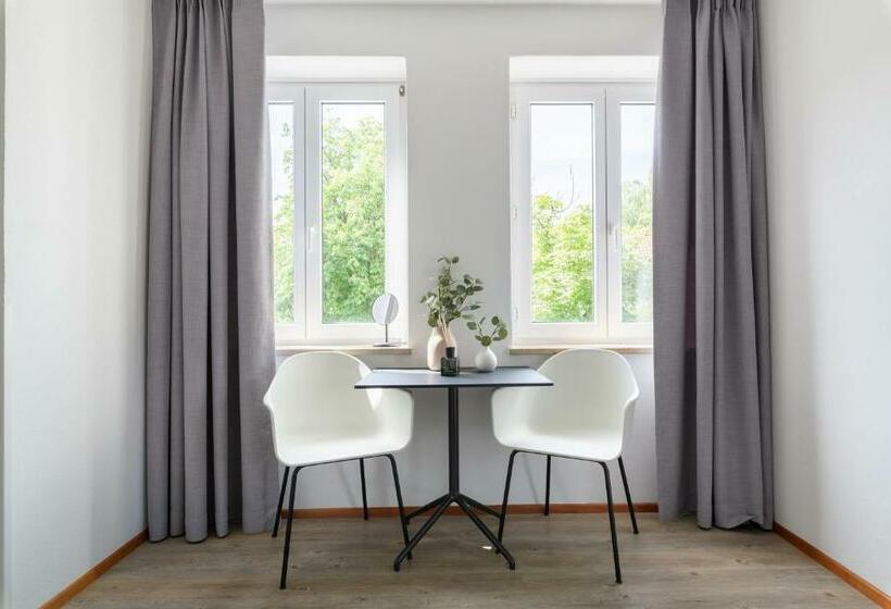 سوئیت با بالکن, Limehome Garching Bei München
