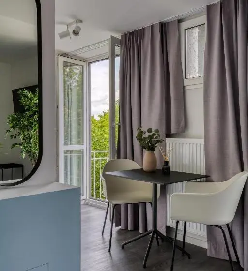 Suite amb Balconada, Limehome Garching Bei München