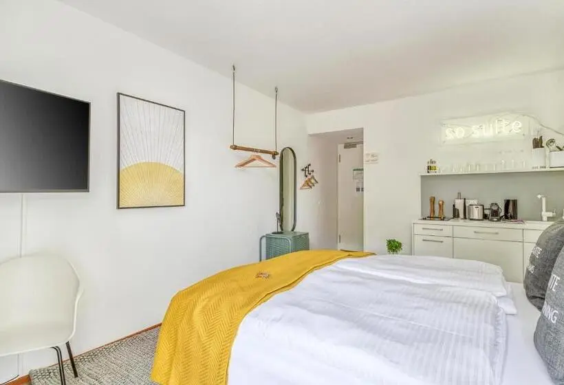 Suite, Limehome Garching Bei München