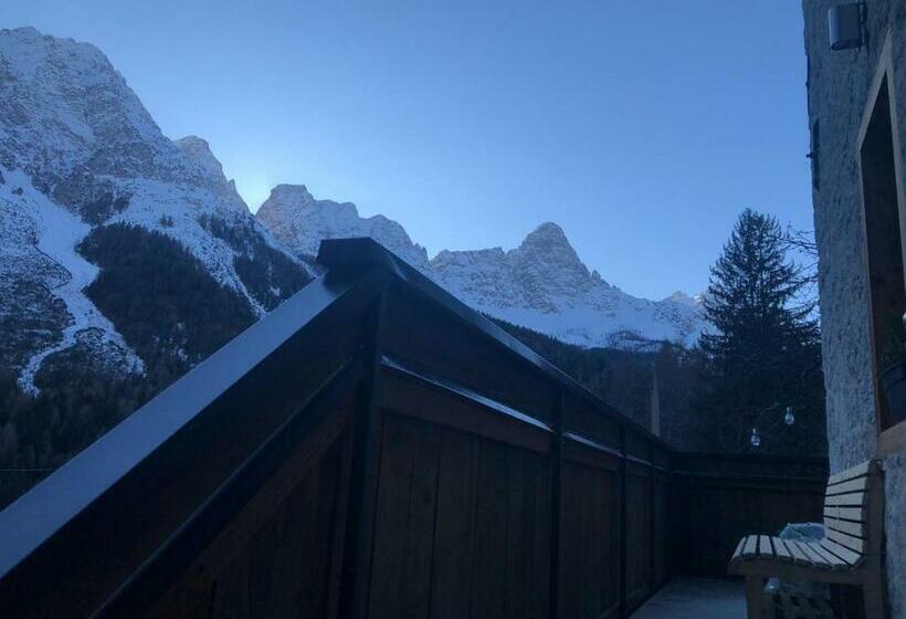 חדר סטנדרט, A La Ciasa De L'artista