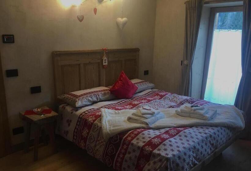 חדר סטנדרט עם מרפסת, A La Ciasa De L'artista