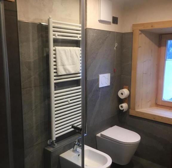 חדר דלוקס, A La Ciasa De L'artista