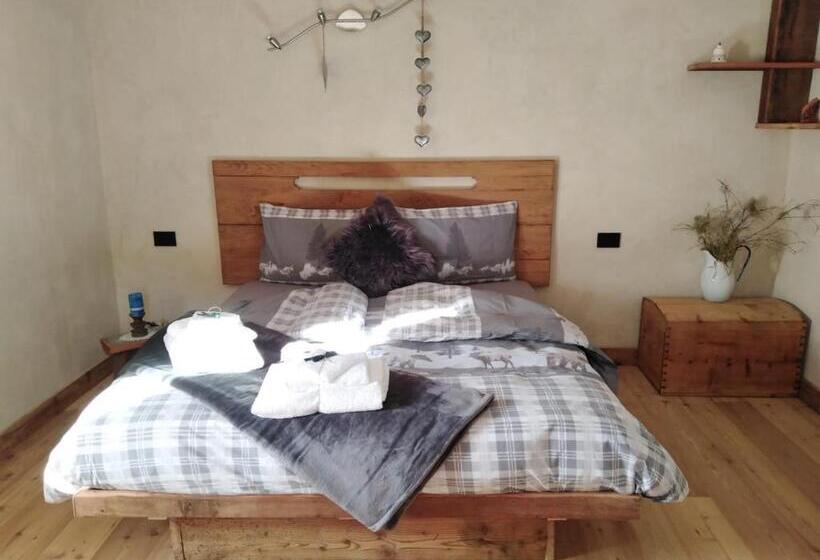 חדר דלוקס, A La Ciasa De L'artista