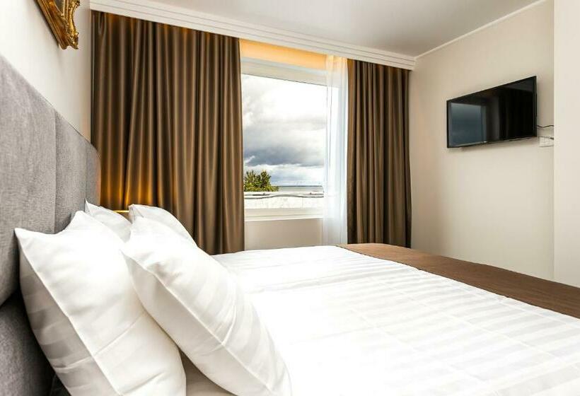 اتاق استاندارد, Adoryal Hotell