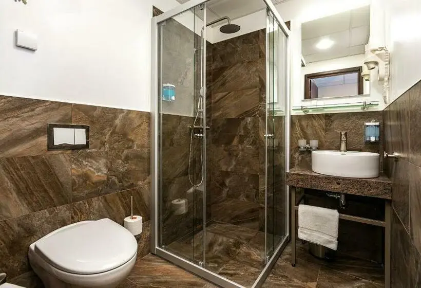 اتاق استاندارد, Adoryal Hotell