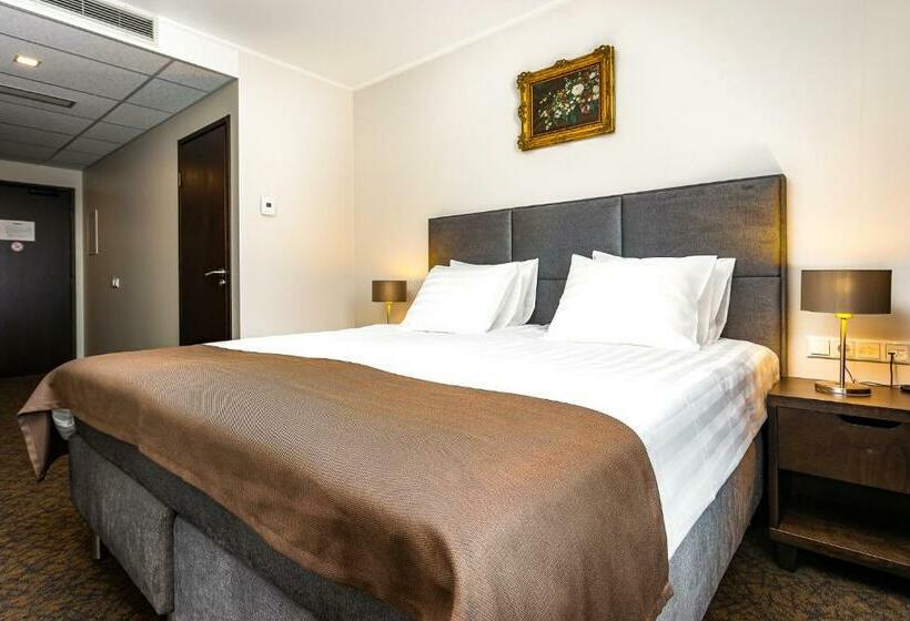 اتاق استاندارد, Adoryal Hotell