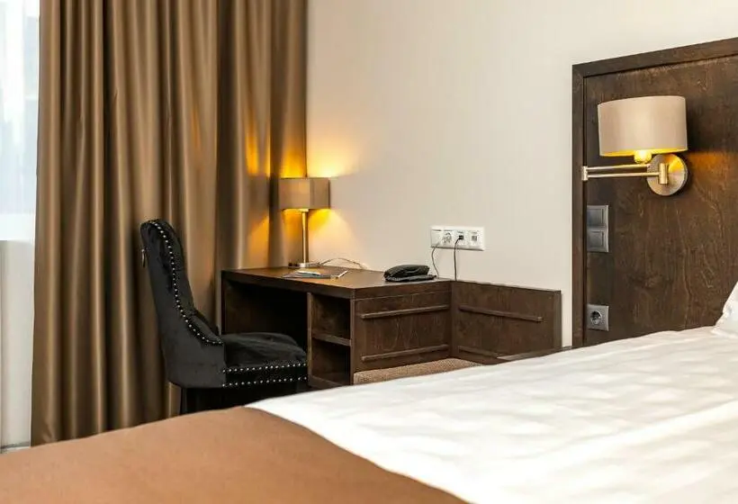 اتاق استاندارد, Adoryal Hotell