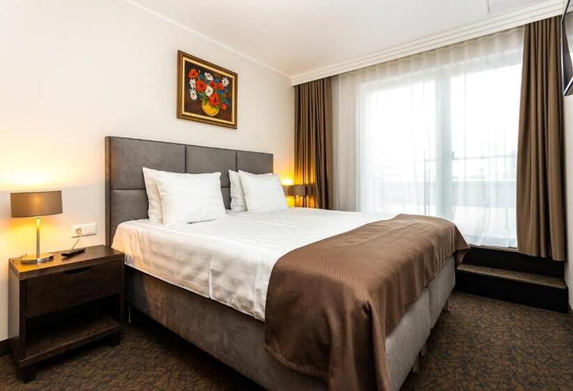 اتاق لوکس با بالکن, Adoryal Hotell